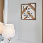 Apartment 3 Glencoe *