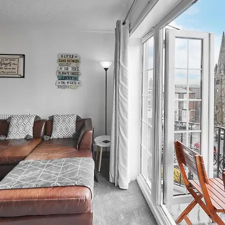 Apartment 3 Glencoe *